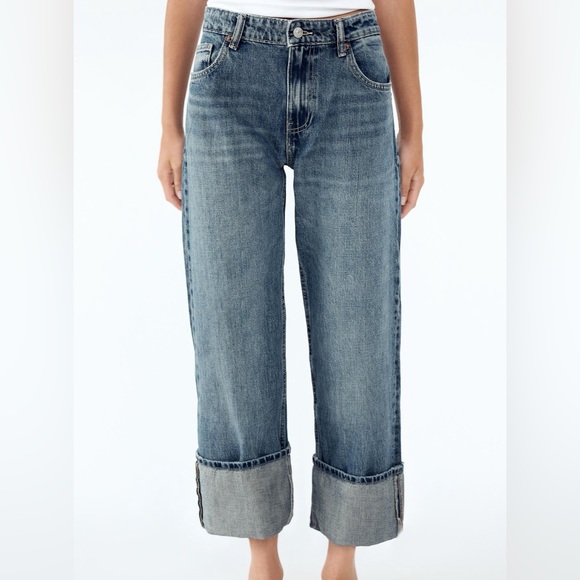 Zara Denim - ZARA STRAIGHT LEG MID RISE TRE JEANS